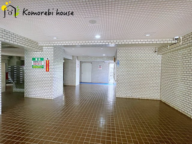 蓮田ビューパレーA棟のロビー|26.8.22　撮影済み