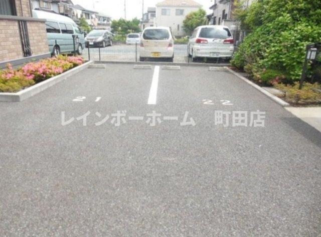 アタラクシアC※初期費用分割あと払いサービス利用可能物件の駐車場