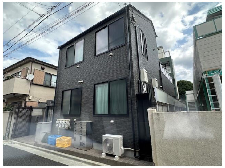 杉並区梅里２丁目のアパートのエントランス