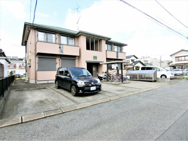 クレストの駐車場