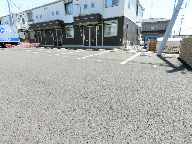 オアシスA棟の駐車場