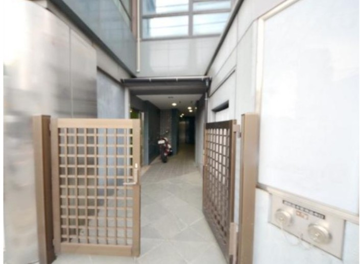 桶川駅前プラザのエントランス