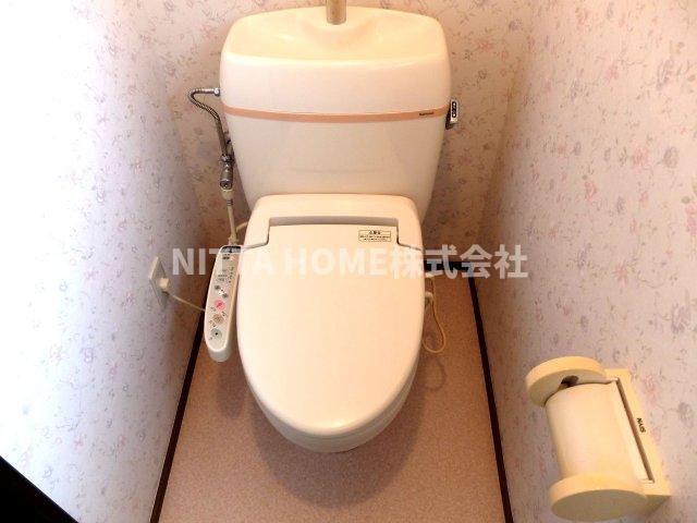 丹波市柏原町南多田の一戸建てのトイレ|温水洗浄付きのトイレです◇