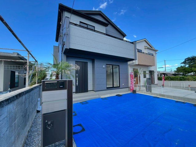 北中城村美崎新築戸建て2号棟（全2棟）の前面道路含む現地写真|同施工会社別物件の画像です。参考としてご覧ください。
