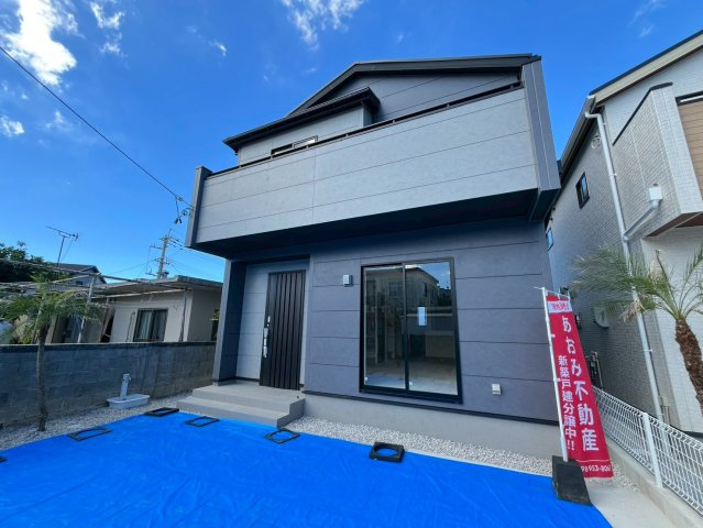 北中城村美崎新築戸建て2号棟（全2棟）の外観|同施工会社別物件の画像です。参考としてご覧ください。