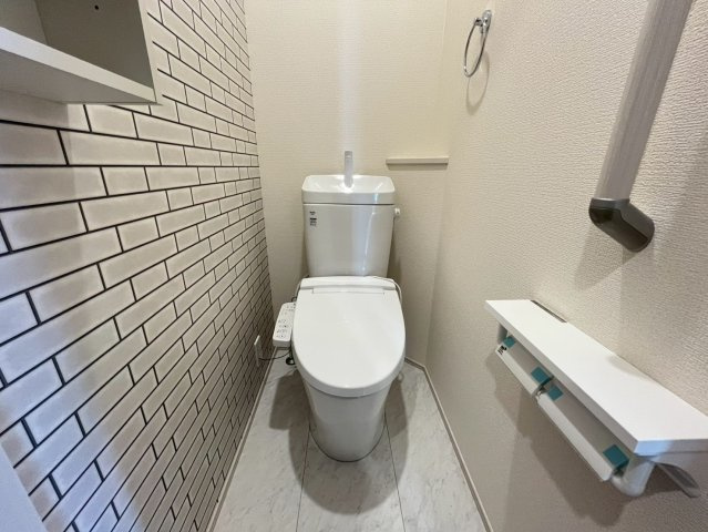 北中城村美崎新築戸建て2号棟（全2棟）のトイレ|同施工会社別物件の画像です。参考としてご覧ください。