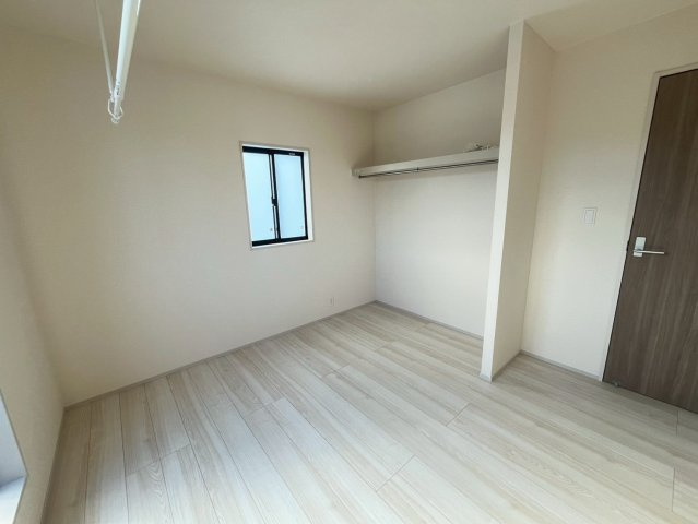 北中城村美崎新築戸建て2号棟（全2棟）の洋室|同施工会社別物件の画像です。参考としてご覧ください。