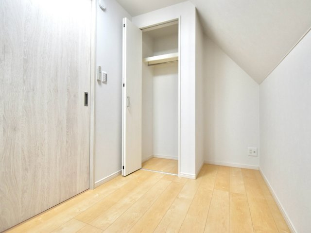 豊島区長崎6丁目　中古戸建の玄関|2026.07.23撮影

現地ご見学希望・資料請求などお気軽にお問い合わせ下さい！
03-5990-5201