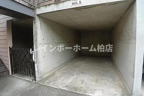 特典：仲介手数料が無料です!!の駐車場|※現在空き無し