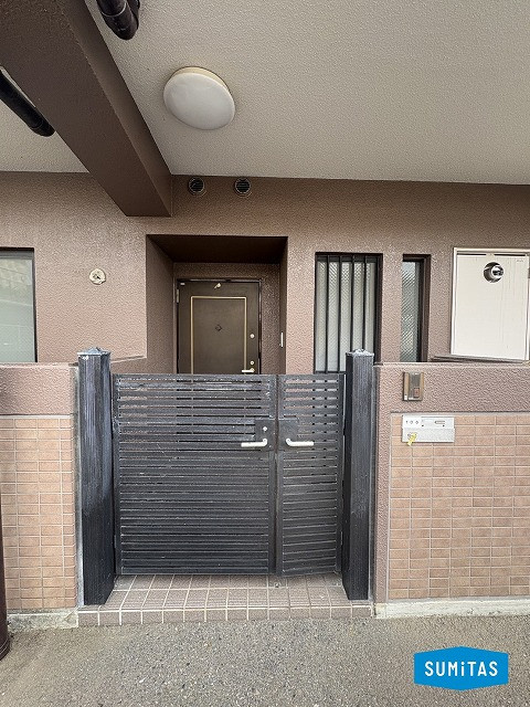 防犯面で安心な門付きです。