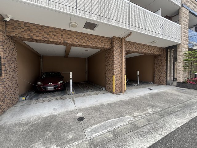 【駐車場】