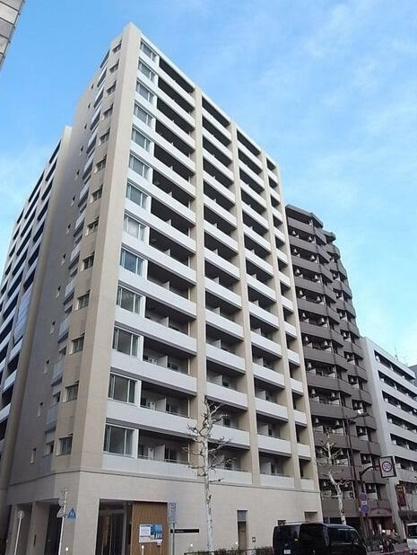 【外観】 | エミリブ練馬 | 鉄筋コンクリート造のがっちりとした建物。
