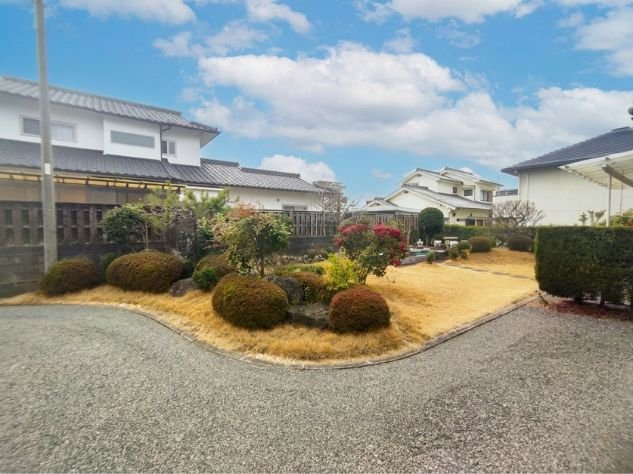 星岡5丁目戸建ての庭|たまにはお庭で休日を過ごしてみるのもよいかもしれません