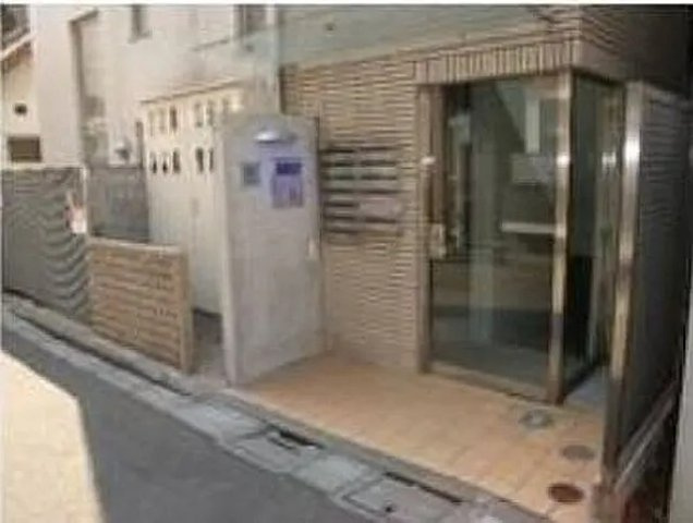 アクレイム三軒茶屋のエントランス