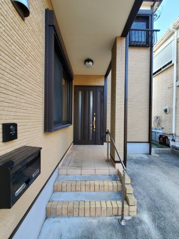 三郷市　　彦成1丁目　中古戸建の玄関|毎日通る玄関はこちらです