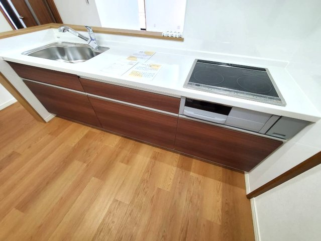 三郷市　　彦成1丁目　中古戸建のキッチン|キッチンでお料理をお楽しみください