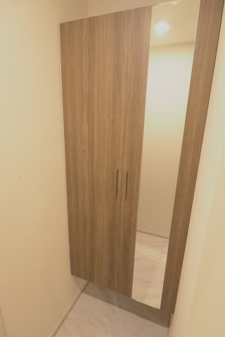 メゾン　ボヌール大町の玄関