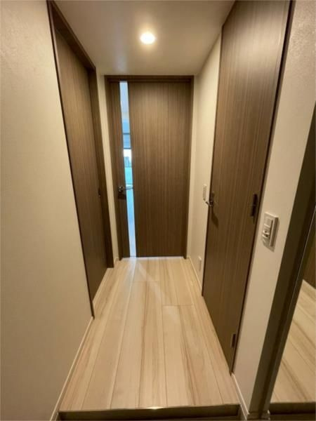 メイクス浅草イーストの玄関