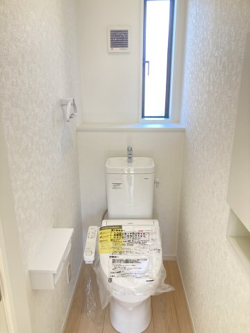 クレイドルガーデン前橋市富士見町時沢第11　3号棟のトイレ|【イメージ写真】2階トイレです。清潔感のある白を基調としています。