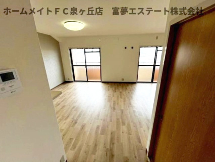 【居間・リビング】 | ブエナビスタ和泉中央 | ※イメージ　同物件別号室の写真