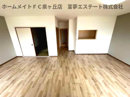 【居間・リビング】 | ブエナビスタ和泉中央 | ※イメージ　同物件別号室の写真