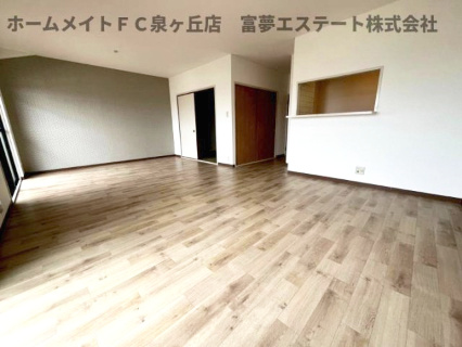 【居間・リビング】 | ブエナビスタ和泉中央 | ※イメージ　同物件別号室の写真