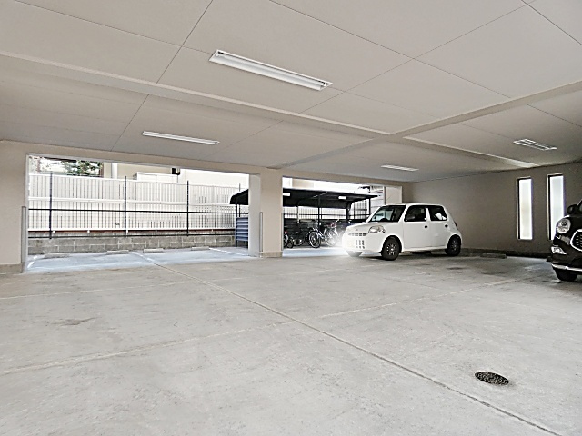 ベルモードの駐車場