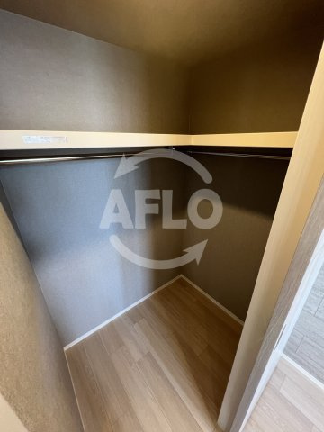 パークフラッツ弁天町駅前の収納|ミッドフラッツ弁天町駅前　ウォークインクローゼット