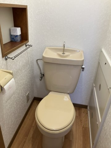 アザレアのトイレ