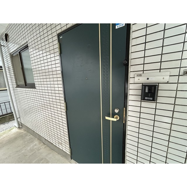 森田ハイツの玄関