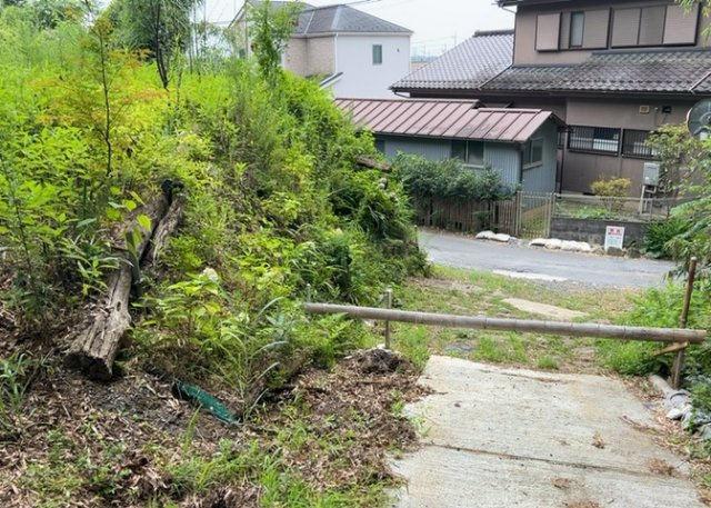 【外観】 | 土地の面積＝住宅面積ではありません。建ぺい率の問題などで、土地のある場所によって住宅を建てられる面積は限られています。高さもしかり、「土地」という言葉の中には、建築条件も含まれると考えておきましょう。