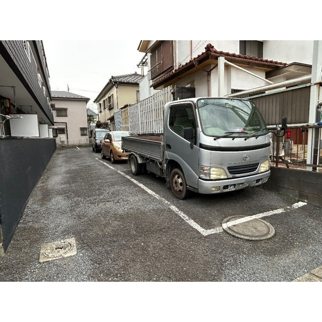 ニュープリンスマンションの駐車場