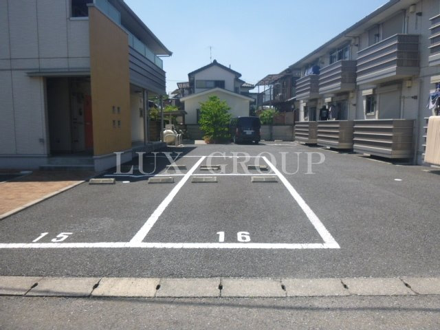 【駐車場】 | ホワイトミーティアA