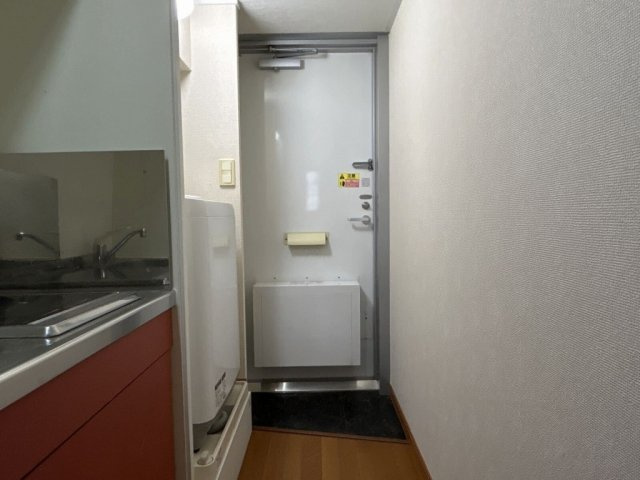 レオパレスＭＬハロープラザの玄関