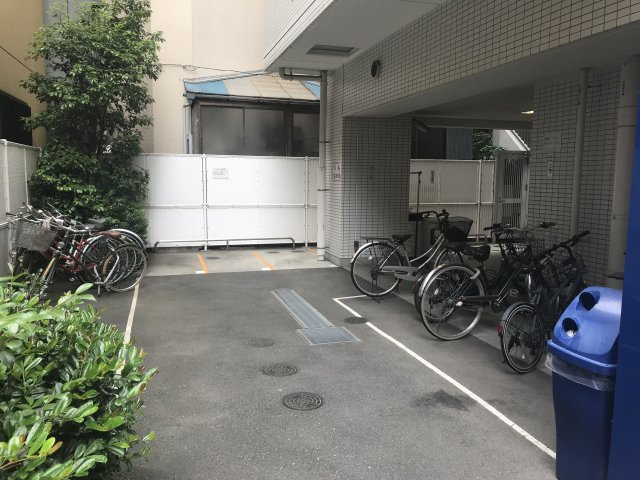 門前仲町レジデンス弐番館の駐車場