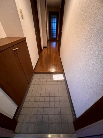 ベルドゥムール越谷茜町の玄関