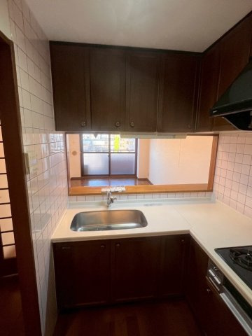 ベルドゥムール越谷茜町のキッチン