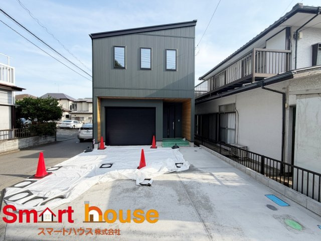 相模原市南区磯部新築1棟　家具付ガレージハウス♪の外観|閑静な住宅街に堂々登場！ナチュラルで温かみのある木目調の内装も魅力です。土日祝日即日ご案内可能です♪