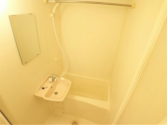 レオパレスマノワールの浴室