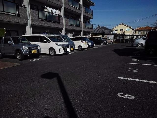 ウィンズハイムの駐車場