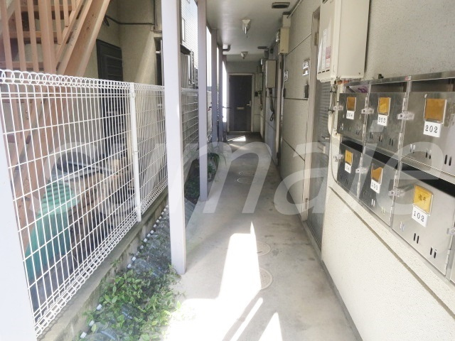コーポイイゴウのロビー|お部屋前通路です☆