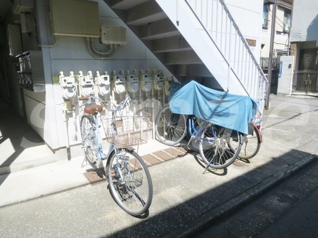 コーポイイゴウのその他共用部分|自転車はこちらに置けそうですね☆