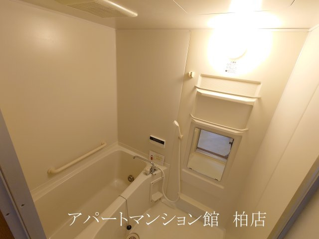 ヌーベルバーグ北柏の浴室