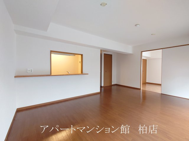 ヌーベルバーグ北柏の居間・リビング
