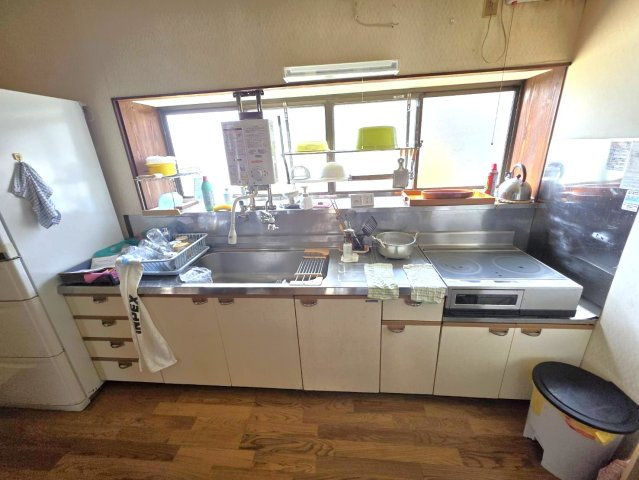 大潟区四ツ屋浜中古物件のキッチン