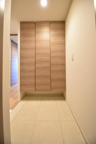 ブランズタワー御堂筋本町の玄関