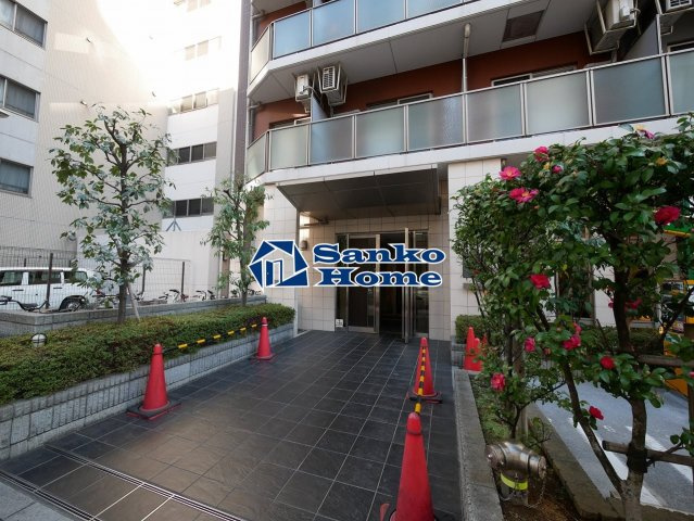 レジディア上野御徒町のエントランス