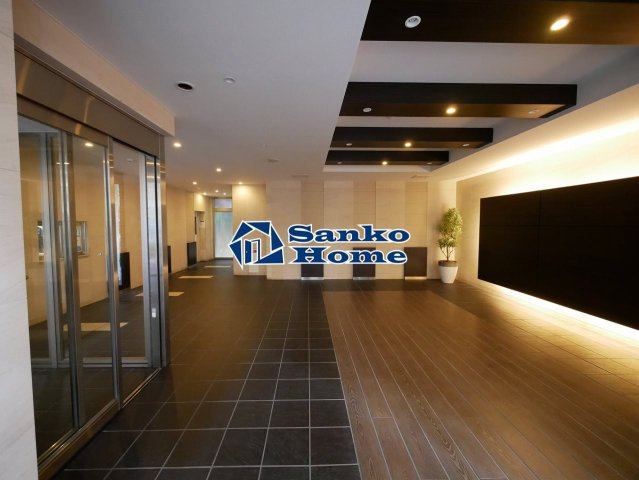 レジディア上野御徒町のロビー