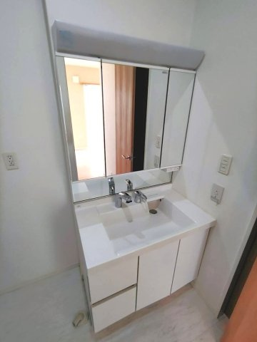 中古戸建の独立洗面台