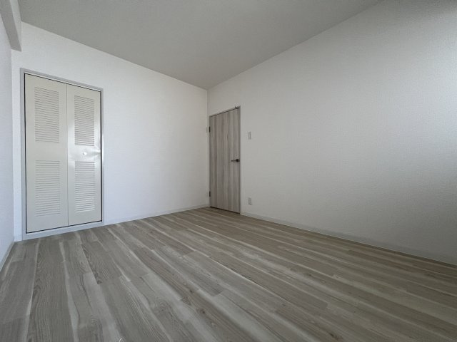 【洋室】 | ヴィラスリースター住之江